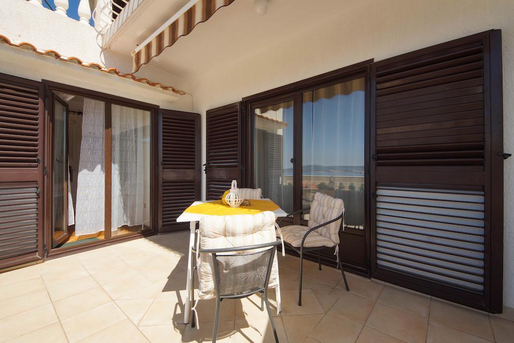Apartments Lina Novi Vinodolski Pokój zdjęcie