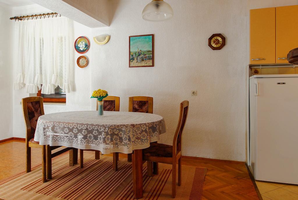 Apartments Lina Novi Vinodolski Pokój zdjęcie
